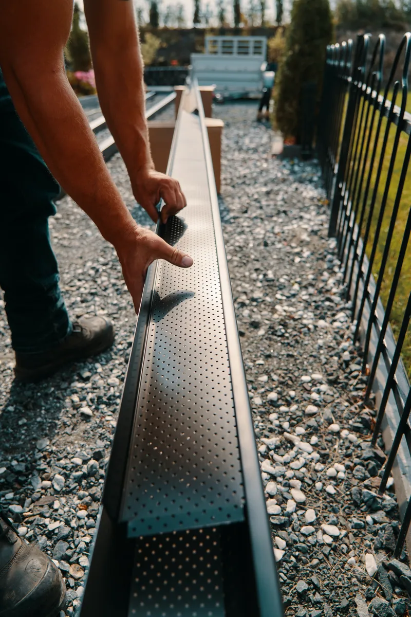 Installation de gouttières par Les Gouttières et Revêtements P.R. — Lacolle et les environs