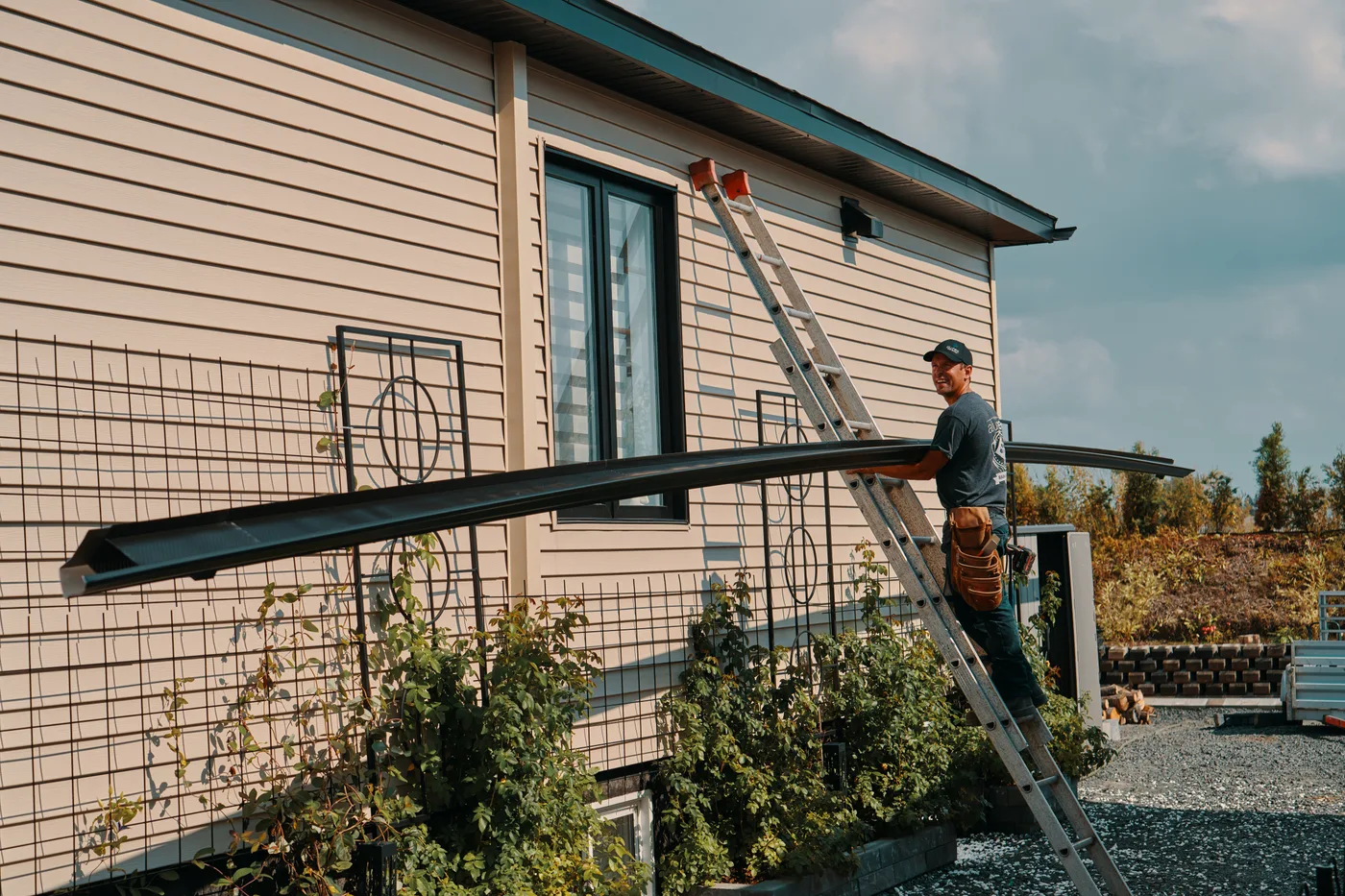 Installation de gouttières adaptée à votre maison par notre équipe locale